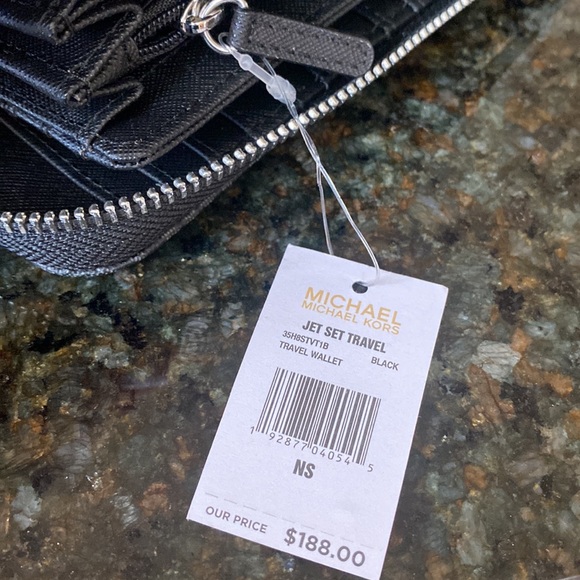 COPY - BNWT Michael Kors Jet Set Travel Wallet - Picture 5 of 5